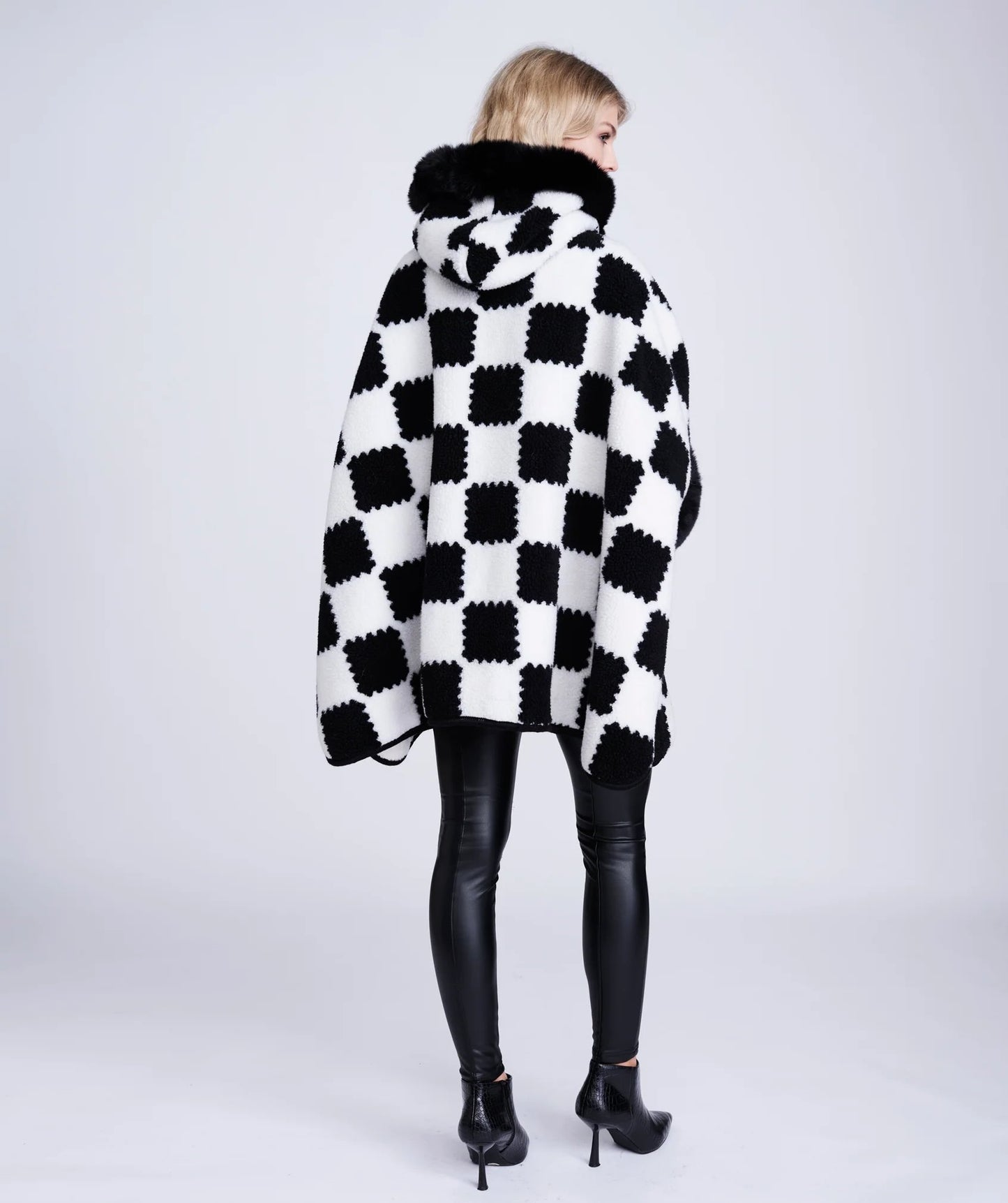 pia-rossini-Ashlee-Wrap-Black-White-djv-boutique