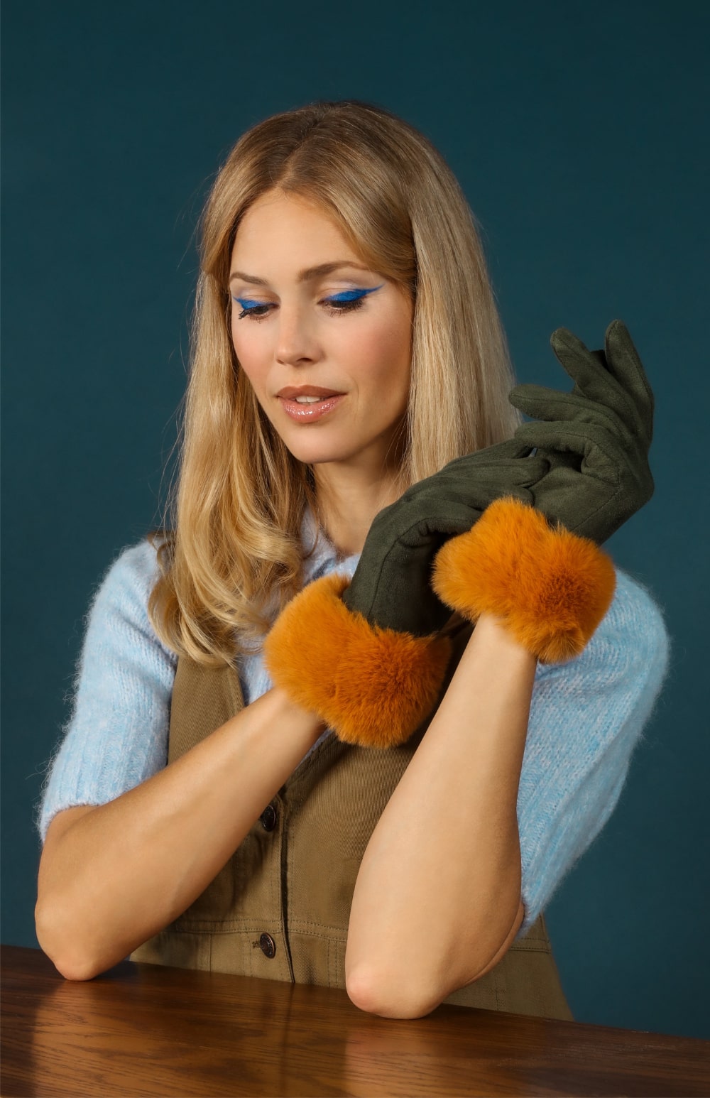 powder-accessories-bettina-gloves-djv-boutique-ipswich