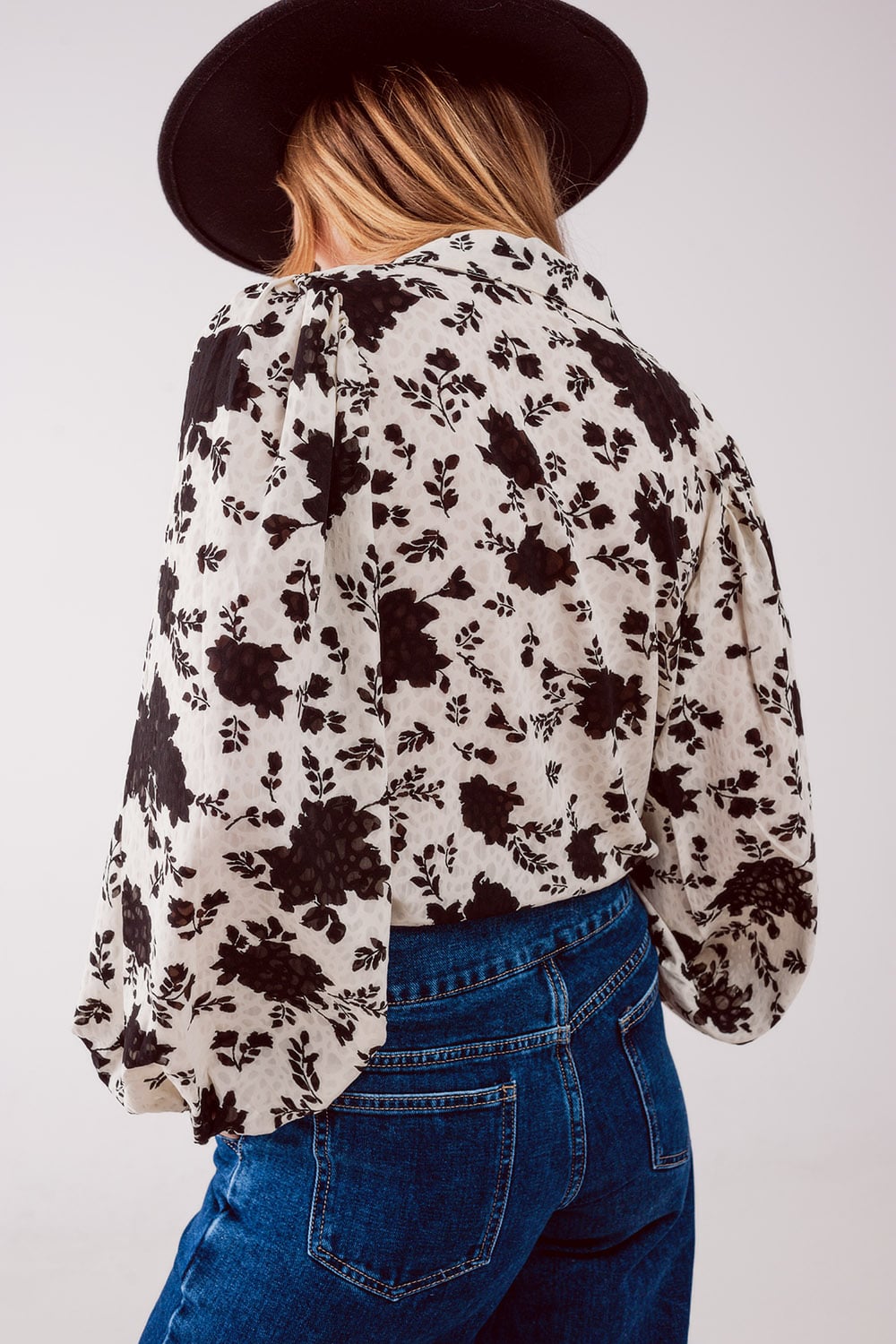 q2-monochrome-floral-print-boho-bouse-djv-boutique-ipswich-4213601-1-999-1663065030